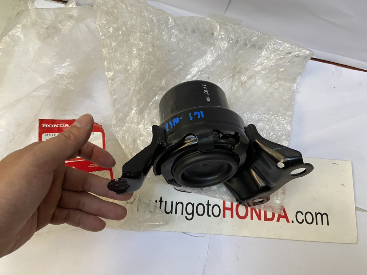 Chân máy bên phụ xe Honda HRV 